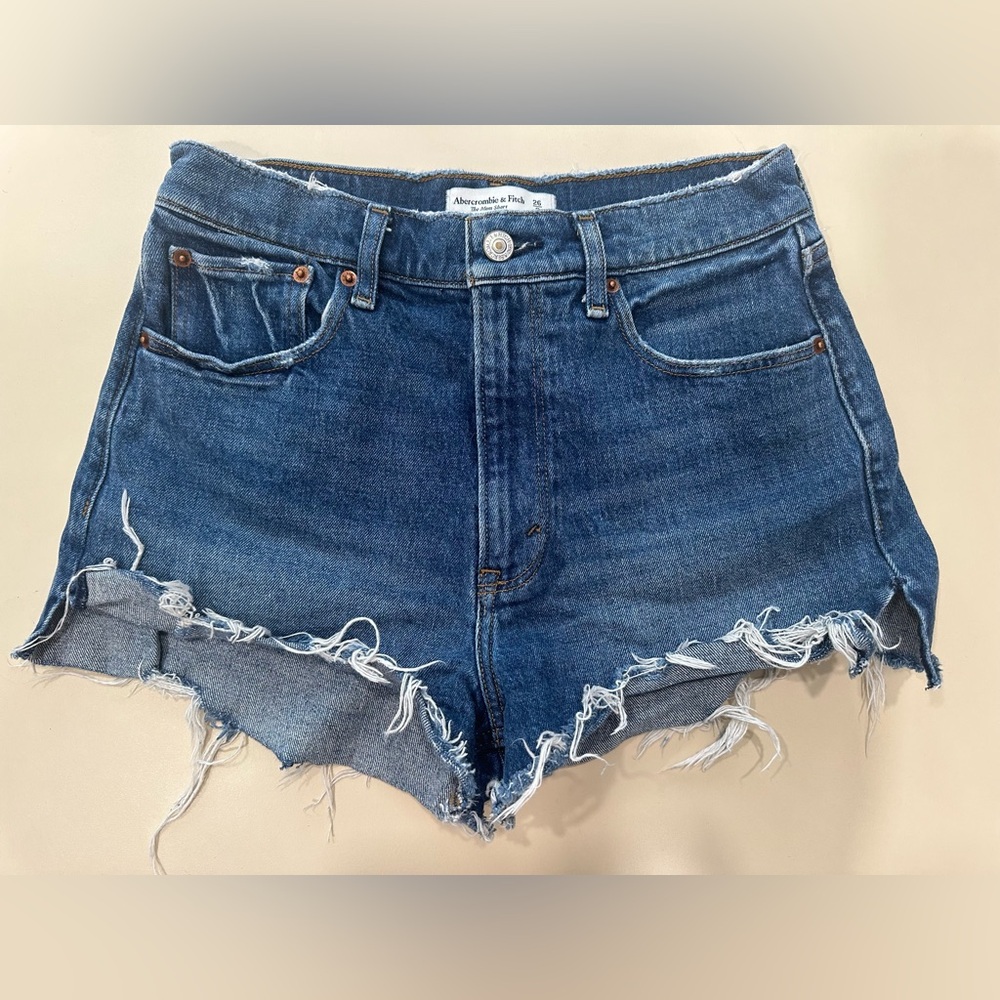 Abercrombie & Fitch The Mom Short High Rise